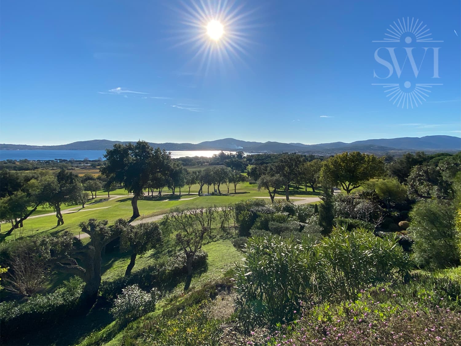 MAGNIFIQUE VUE MER SUR LE GOLFE DE SAINT-TROPEZ