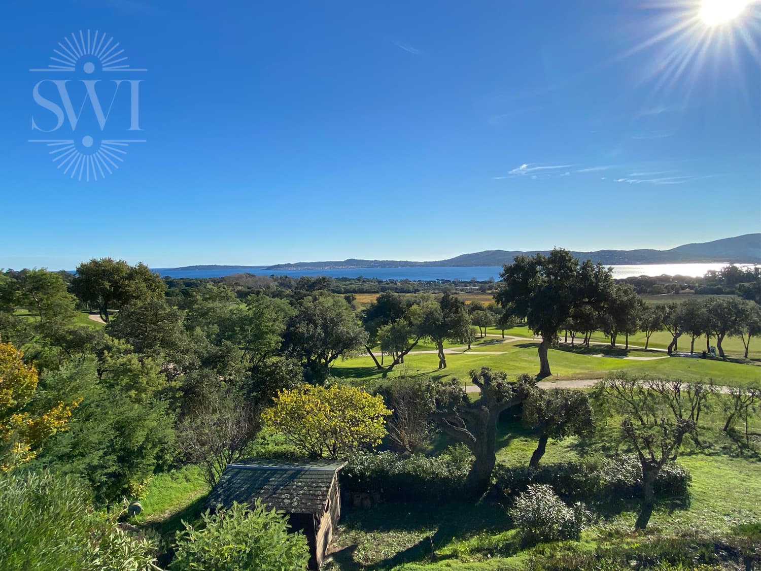 MAGNIFIQUE VUE MER SUR LE GOLFE DE SAINT-TROPEZ