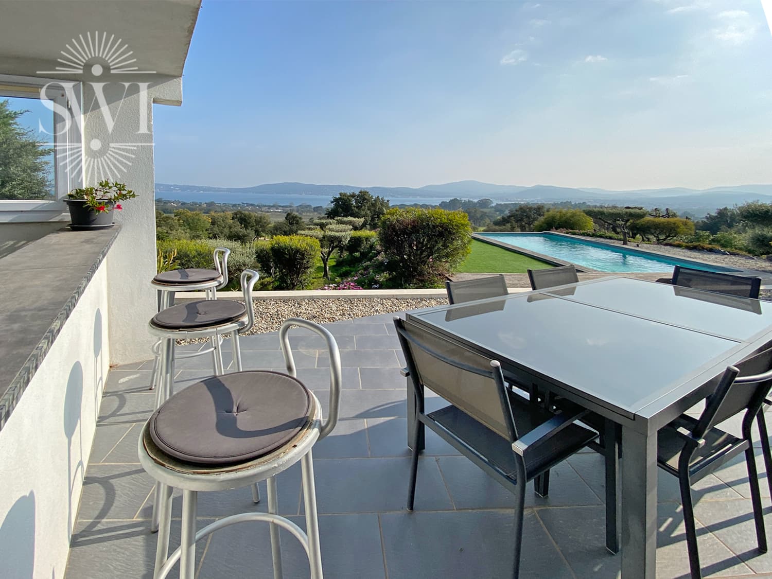 MAGNIFIQUE VUE MER SUR LE GOLFE DE SAINT-TROPEZ