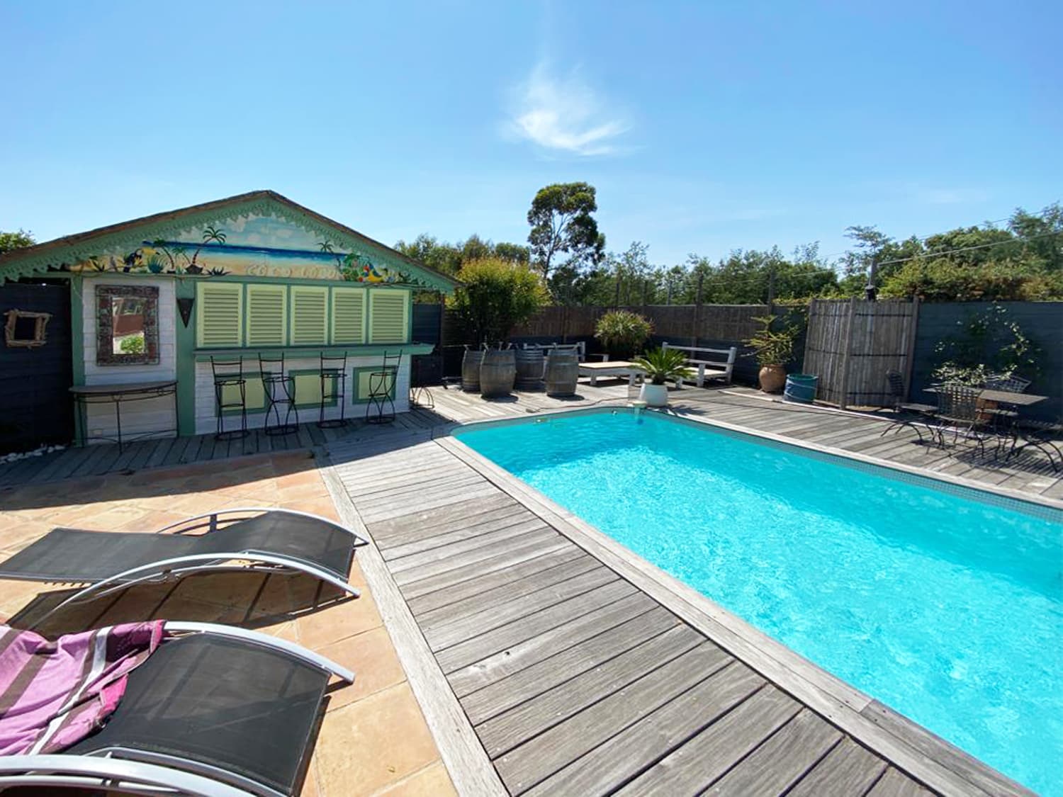  VILLA ET 2 APPARTEMENTS PISCINE CHAUFFEE PROCHE PLAGE