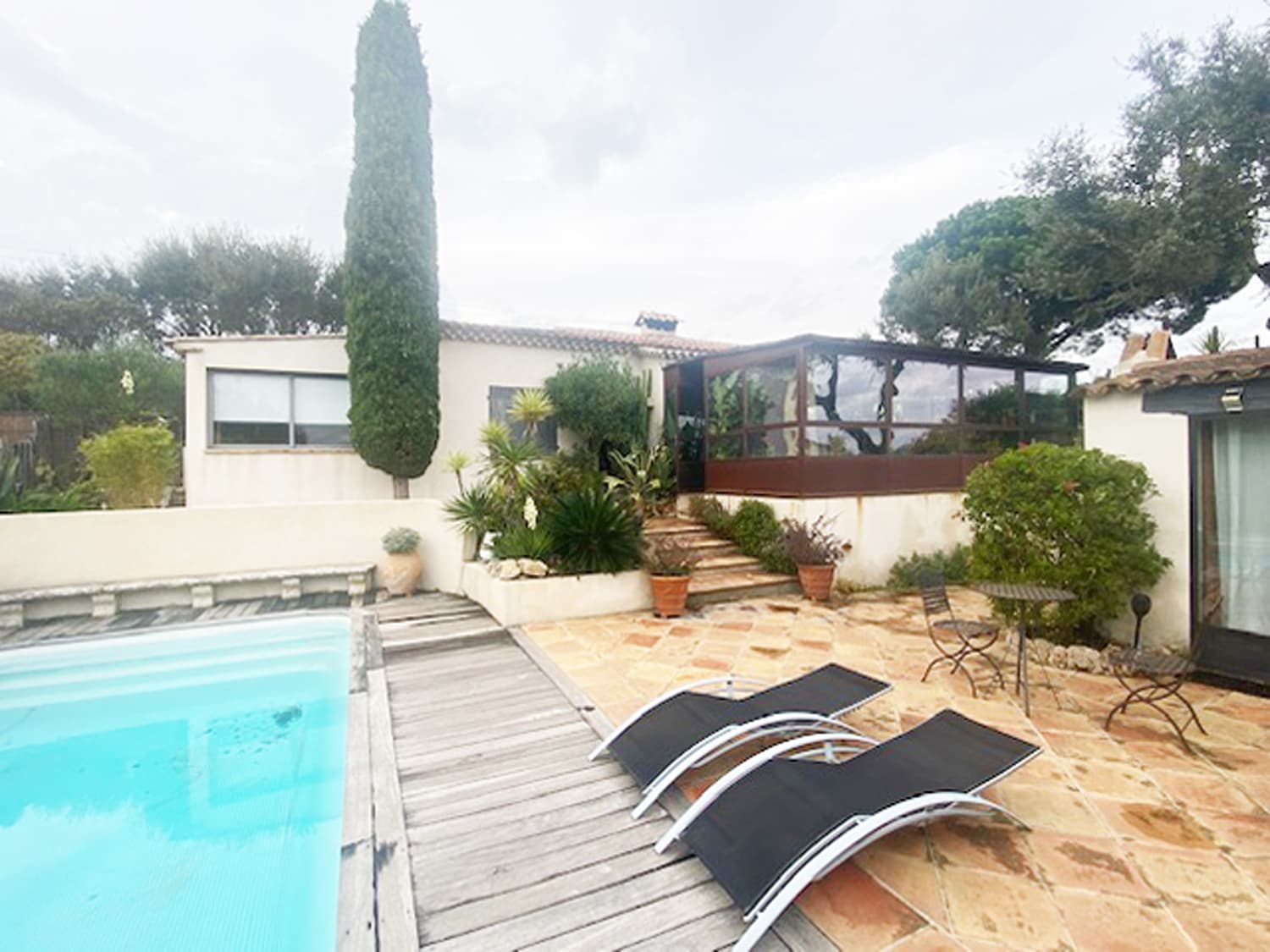  VILLA ET 2 APPARTEMENTS PISCINE CHAUFFEE PROCHE PLAGE