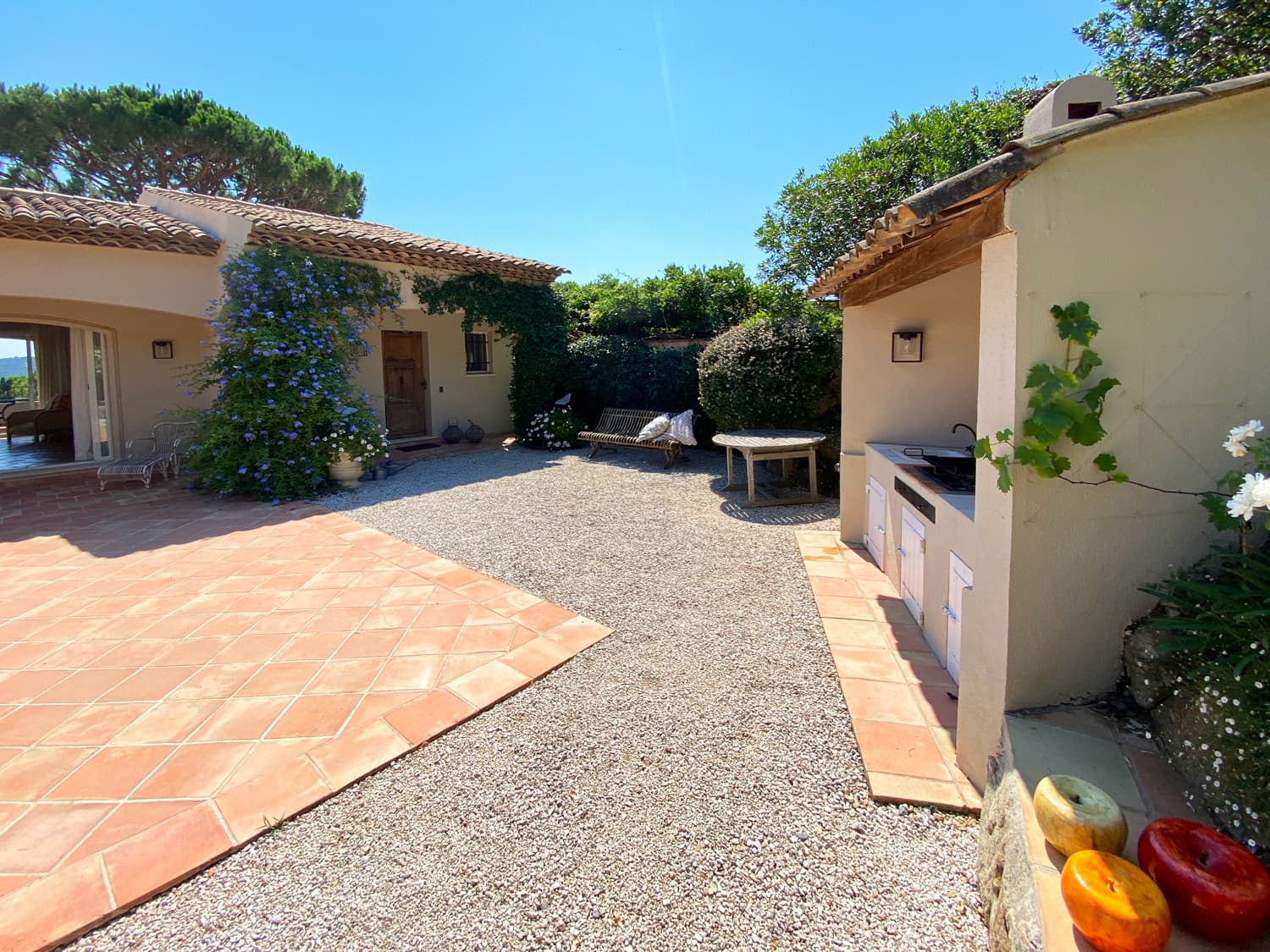 Meerblick, Pool und ruhig gelegen: Villa mit 4 Schlafzimmern