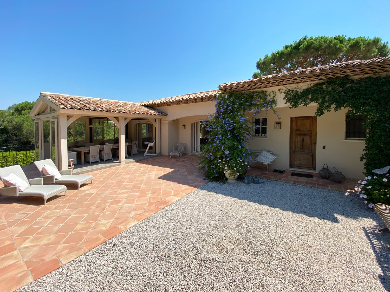 Meerblick, Pool und ruhig gelegen: Villa mit 4 Schlafzimmern
