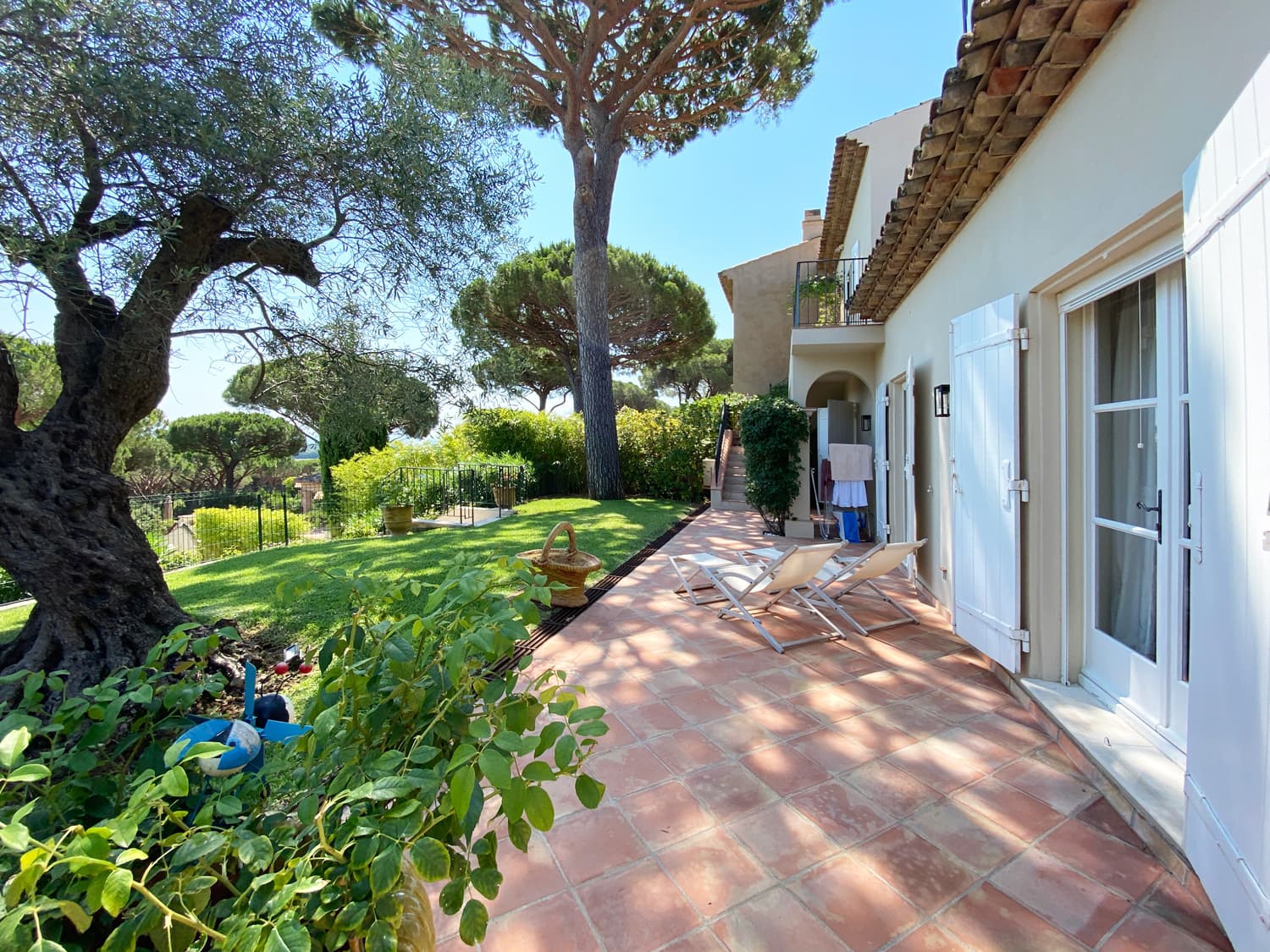 Meerblick, Pool und ruhig gelegen: Villa mit 4 Schlafzimmern