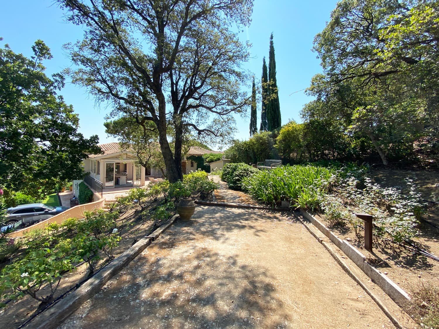 Meerblick, Pool und ruhig gelegen: Villa mit 4 Schlafzimmern