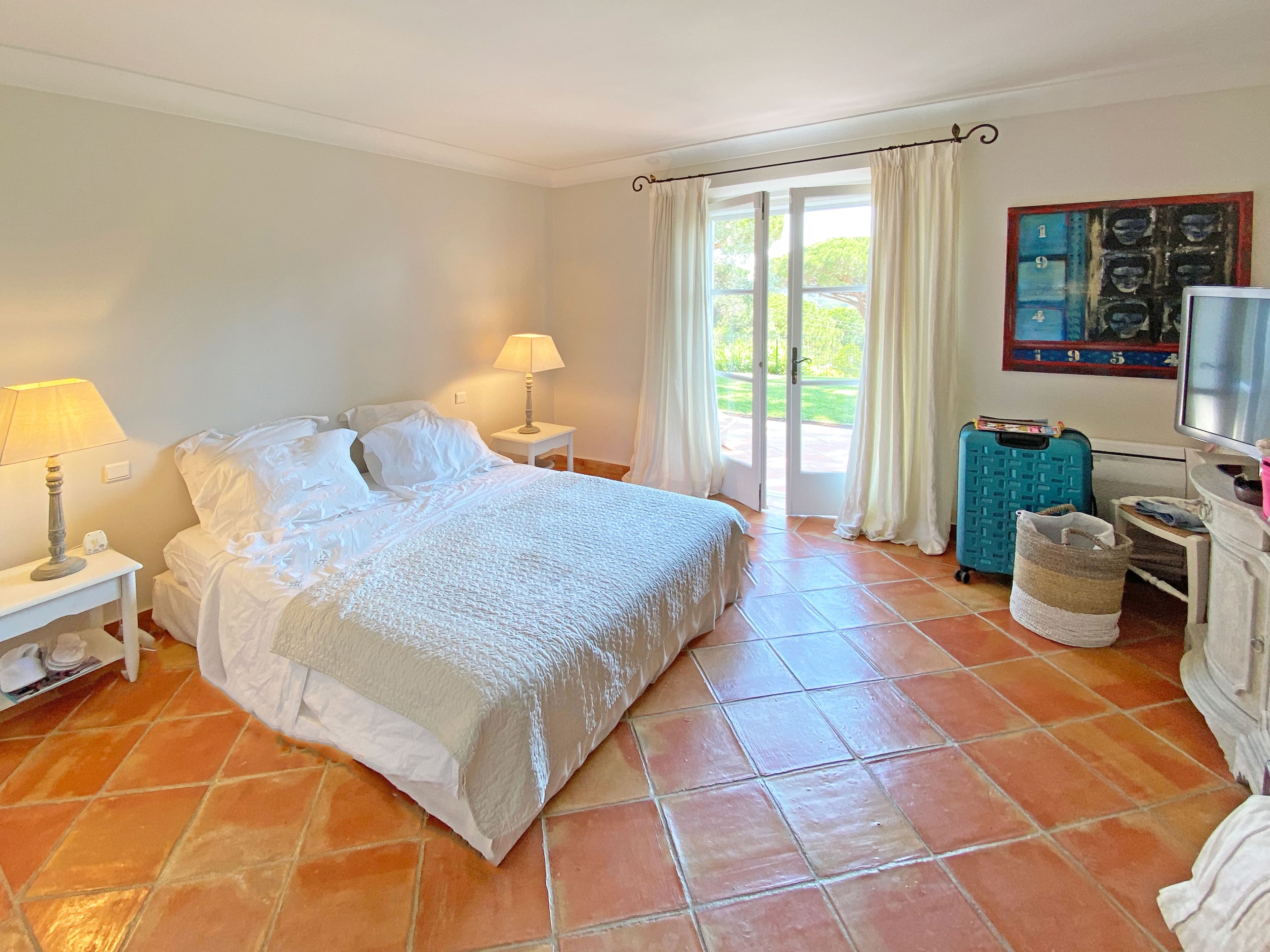 Meerblick, Pool und ruhig gelegen: Villa mit 4 Schlafzimmern