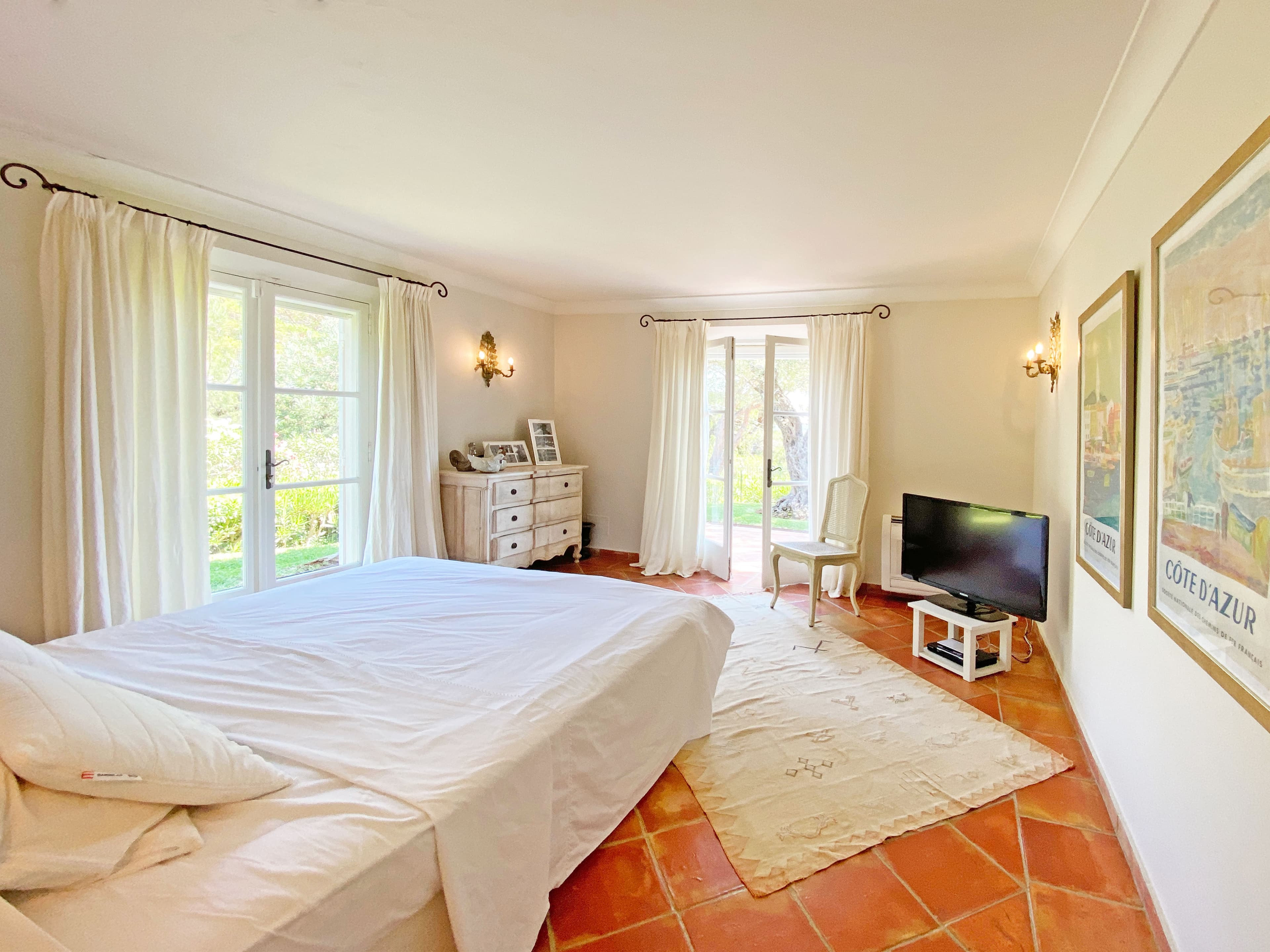 Meerblick, Pool und ruhig gelegen: Villa mit 4 Schlafzimmern