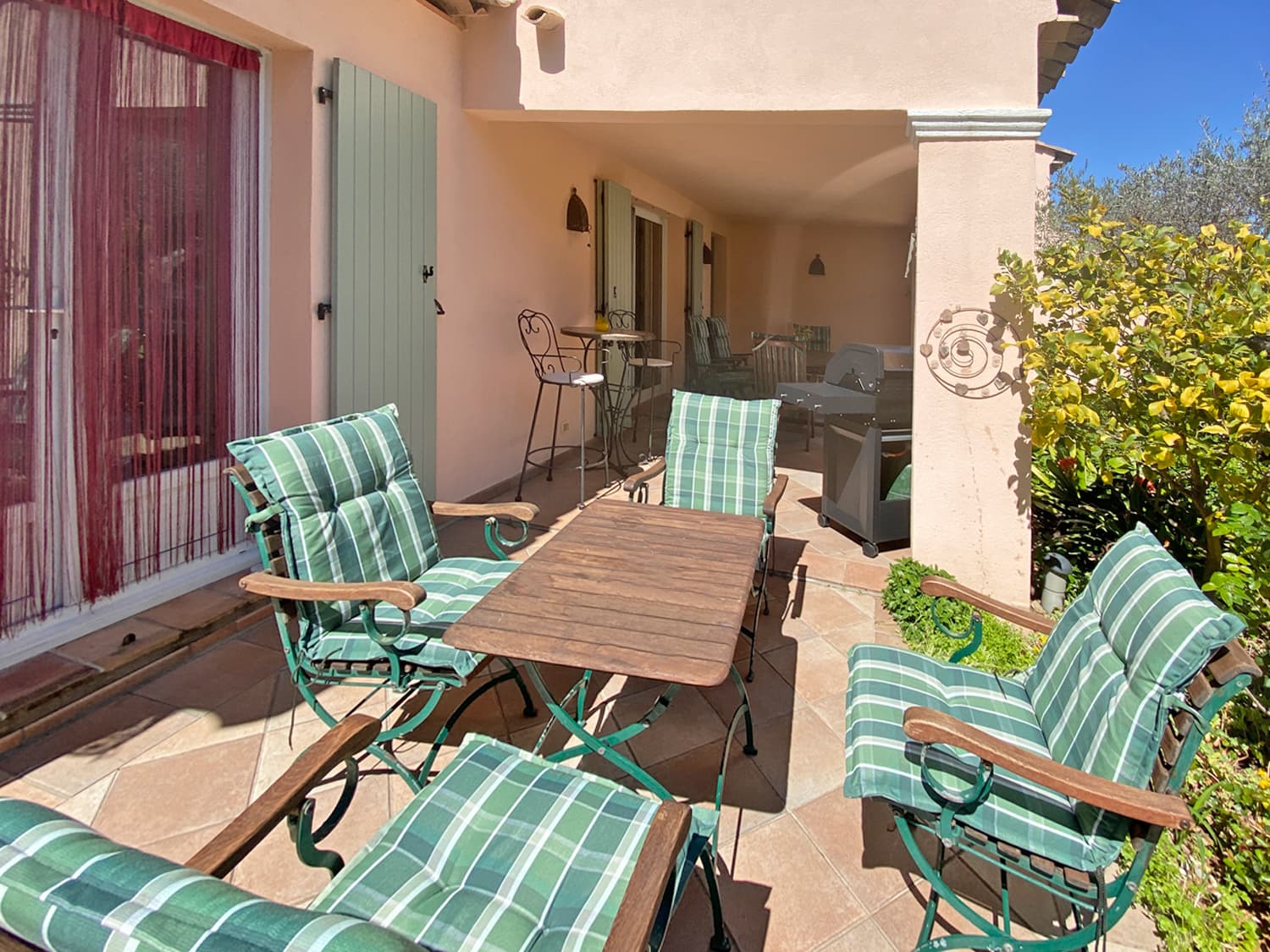 Nice villa in a quiet area, swimming pool