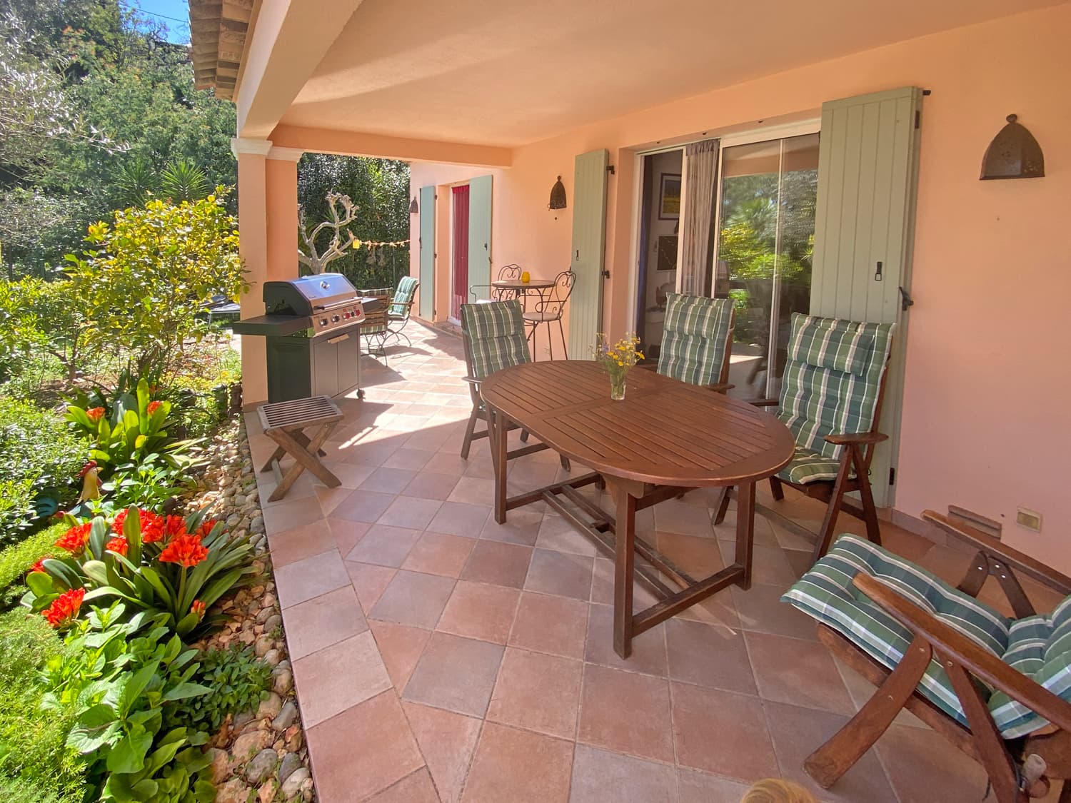 Nice villa in a quiet area, swimming pool