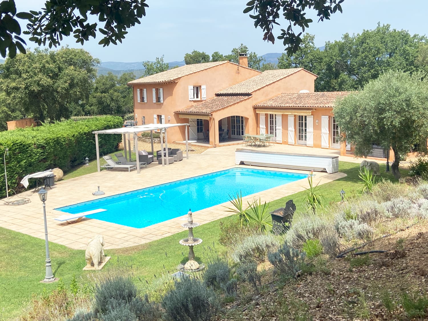 VILLA PROVENÇALE, PISCINE, CAMPAGNE ET CALME