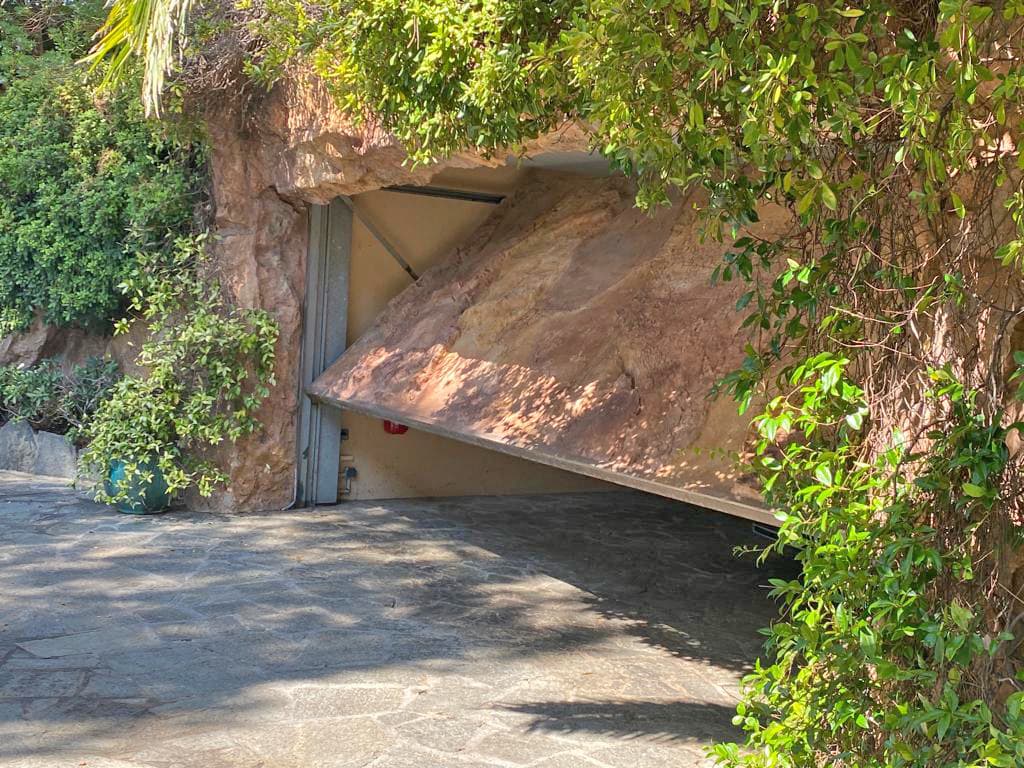 SEA VIEW VILLA - BEACH ON FOOT - PRESTIGIOUS DOMAIN