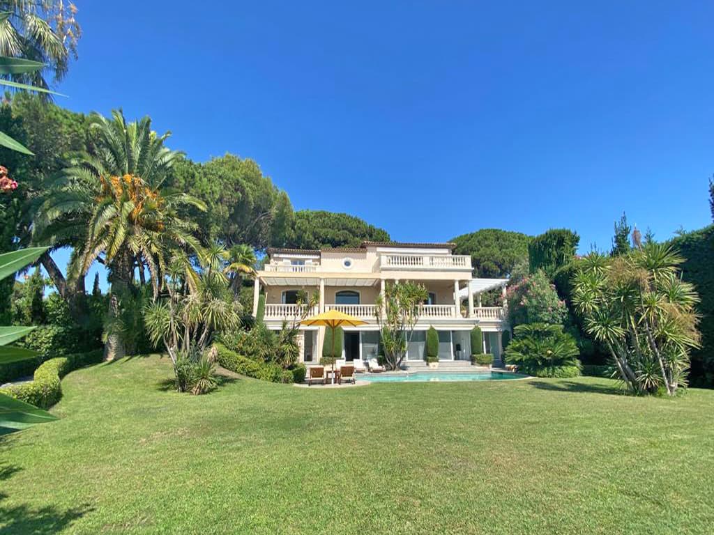 SEA VIEW VILLA - BEACH ON FOOT - PRESTIGIOUS DOMAIN