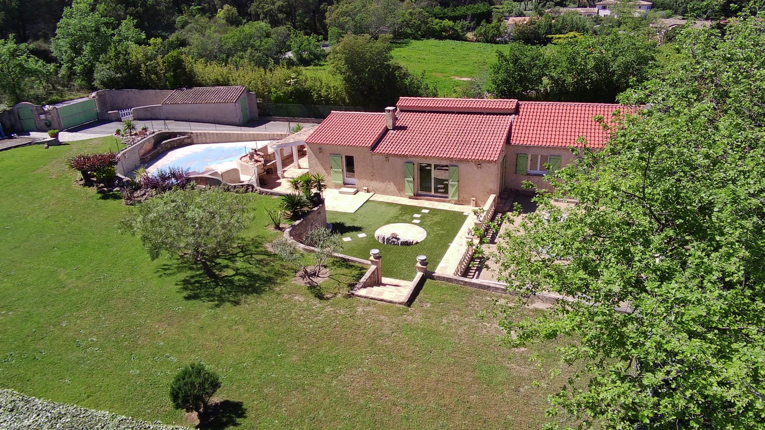 CHARMANTE VILLA PROVENÇALE, PISCINE, PROCHE PLAGE