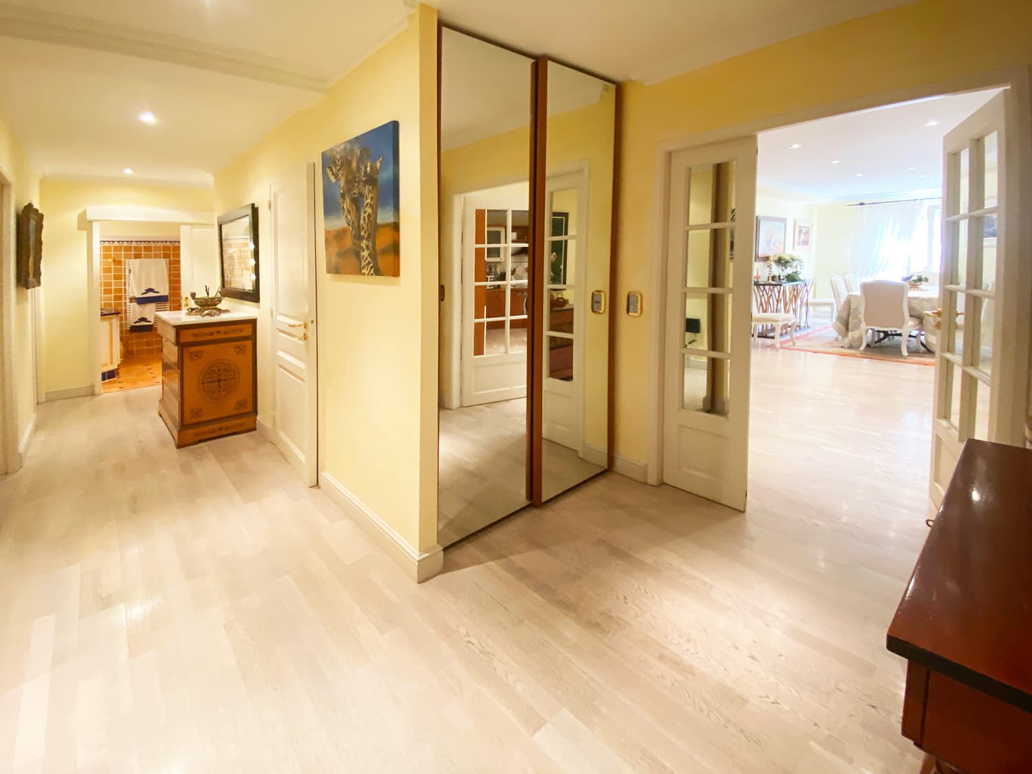 LUXURY APARTMENT IN THE HEART OF ST TROPEZ