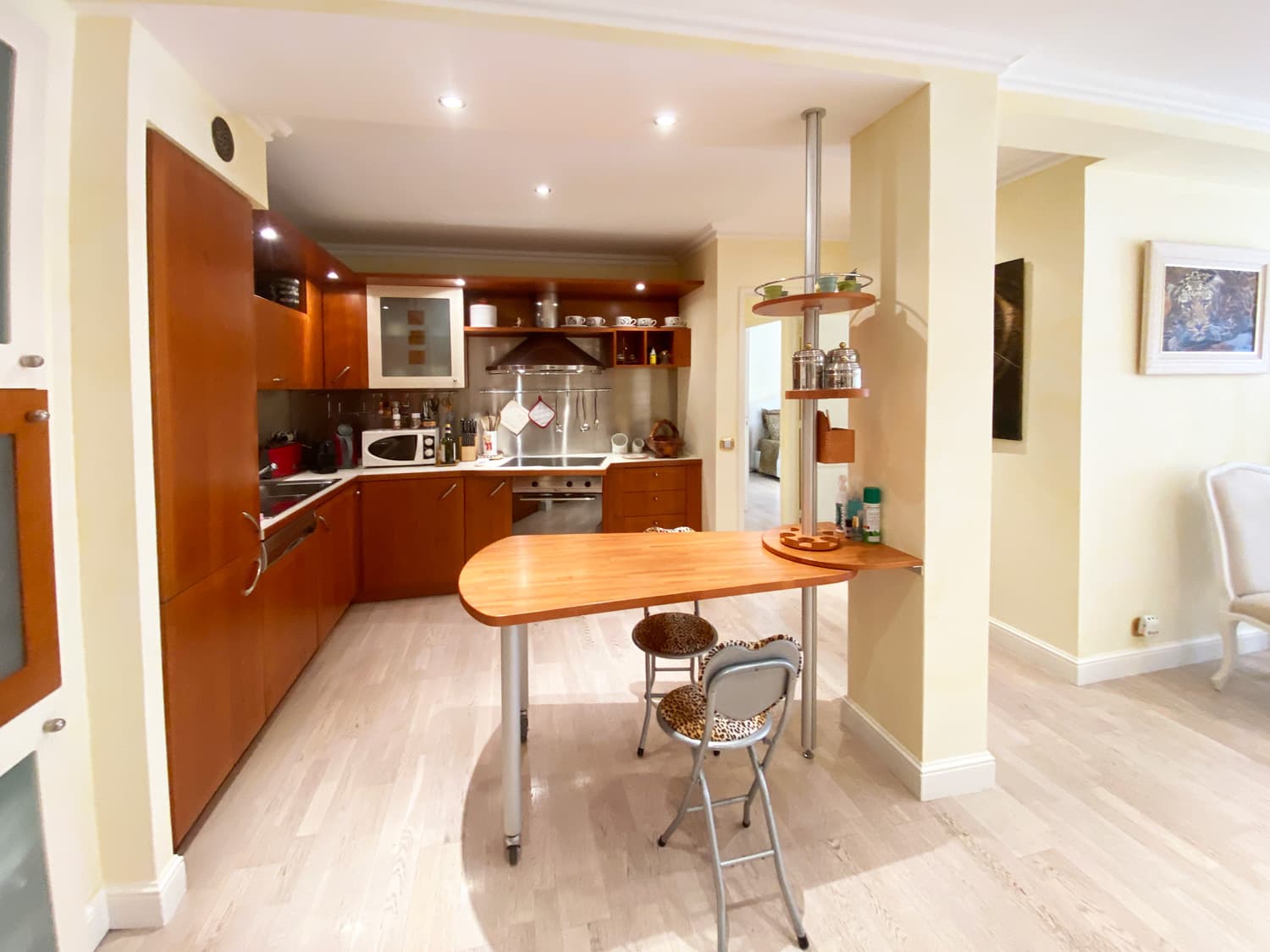 LUXURY APARTMENT IN THE HEART OF ST TROPEZ