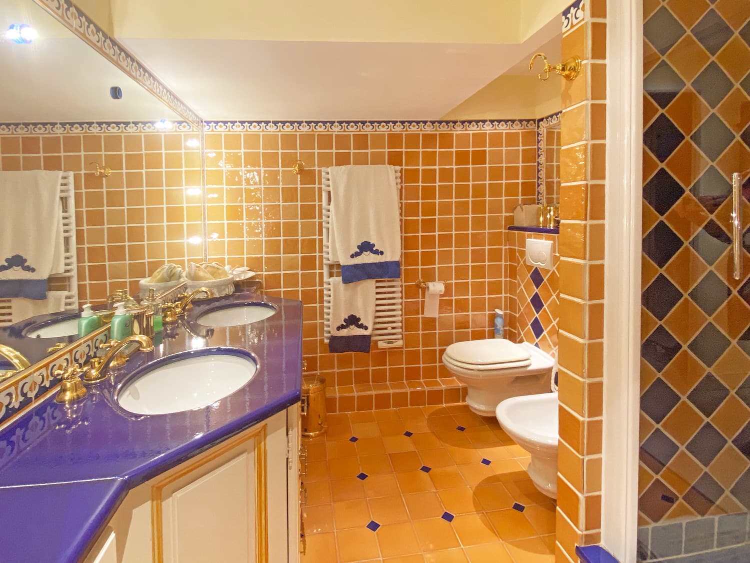 LUXURY APARTMENT IN THE HEART OF ST TROPEZ