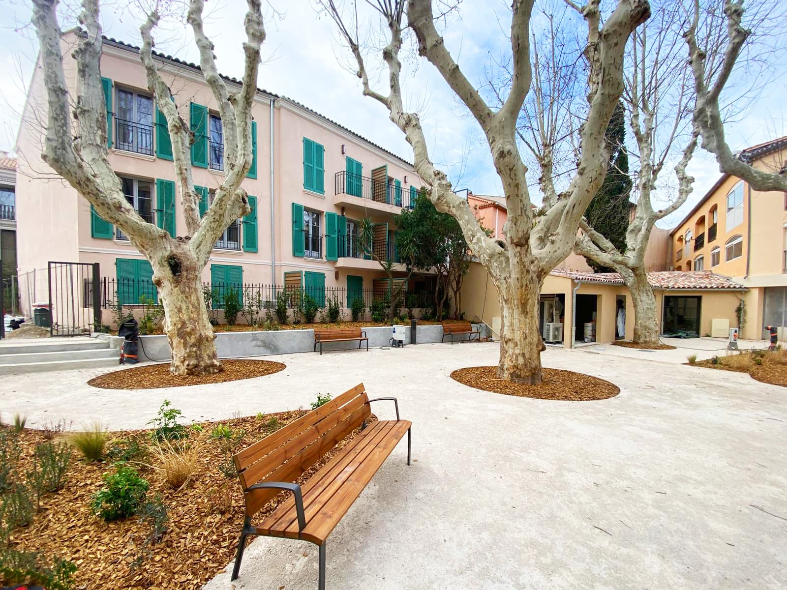 APPARTEMENT AVEC BALCON, CENTRE À PIED